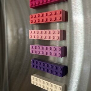 Lego magnets, six pieces, like new